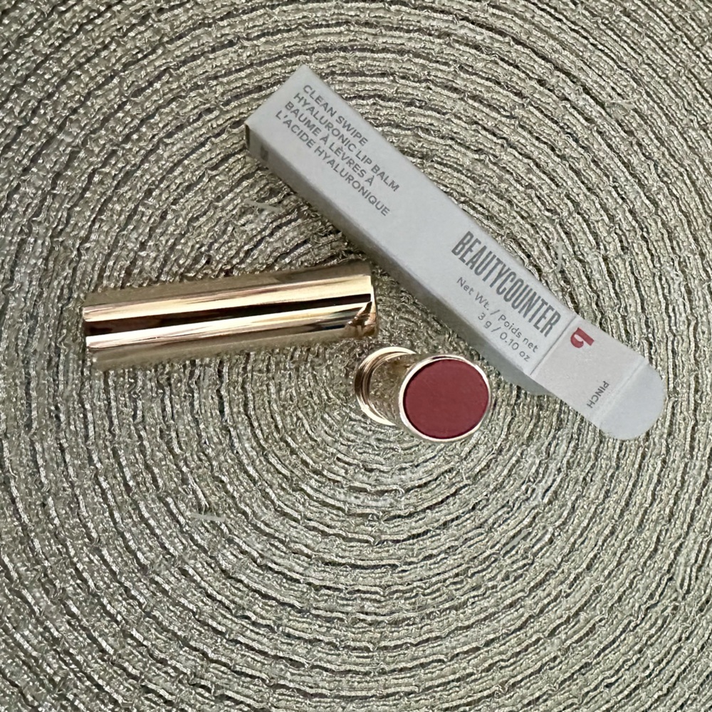 Beautycounter Clean Swipe Hyaluronic Lip Balm - Pinch rosy pink